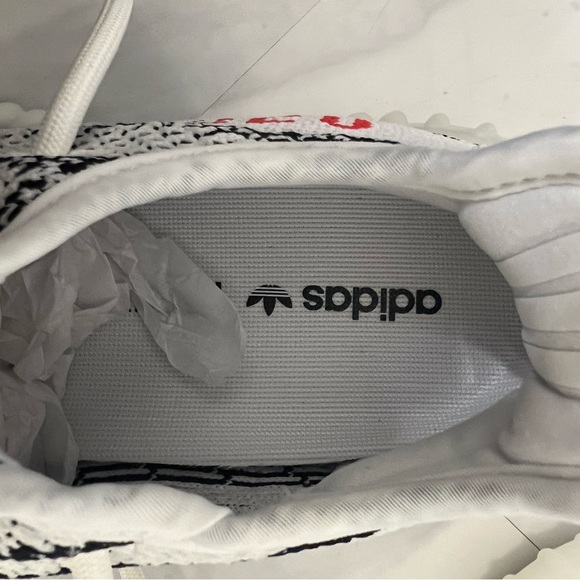 Yeezy Boost 350 V2 - never worn - Picture 5 of 6